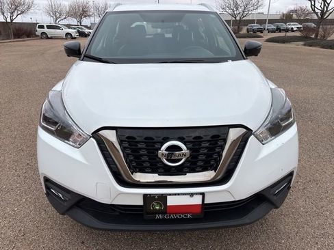Used 2019 Nissan Kicks SR w/ SR Premium Package image 10