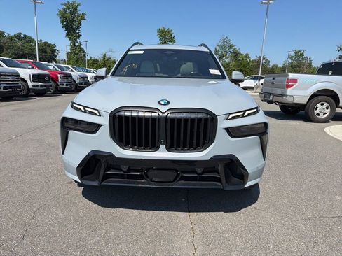 Used 2023 BMW X7 xDrive40i w/ Executive Package AWD/4WD image 4