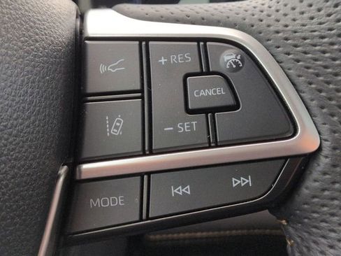 Certified 2026 Toyota Sienna XLE Woodland Edition AWD/4WD image 17