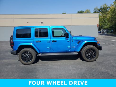 Used 2022 Jeep Wrangler Unlimited Sahara image 3