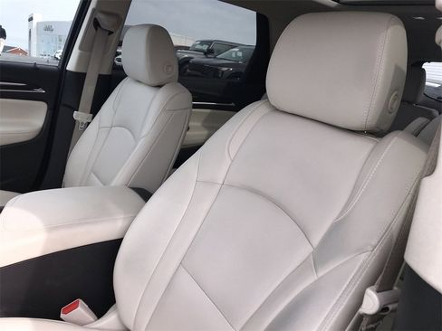 Used 2023 Buick Enclave Essence w/ Experience Buick Package image 11