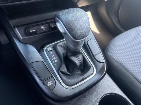 Used 2023 Kia Soul LX image 25