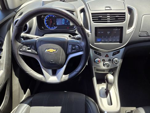 Used 2016 Chevrolet Trax LT w/ LT Convenience Package FWD image 9