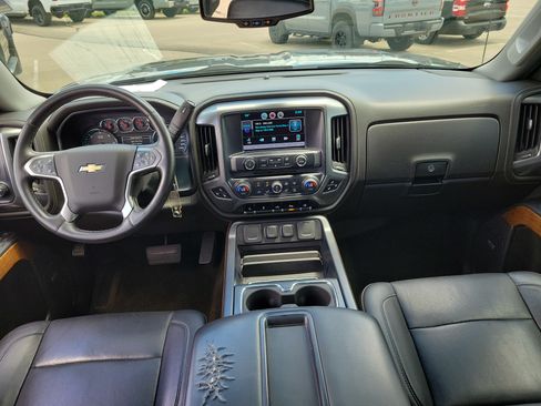 Used 2015 Chevrolet Silverado 1500 LTZ w/ LTZ Plus Package AWD/4WD image 9