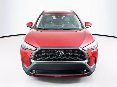 Used 2024 Toyota Corolla Cross XLE FWD image 2