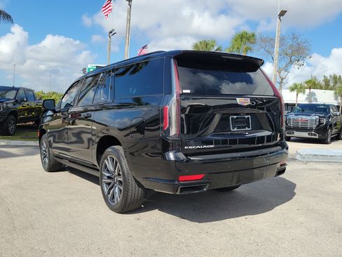 Used 2023 Cadillac Escalade ESV Sport Platinum image 7
