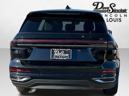 Used 2024 Lincoln Nautilus Premier w/ Equipment Group 102A image 6