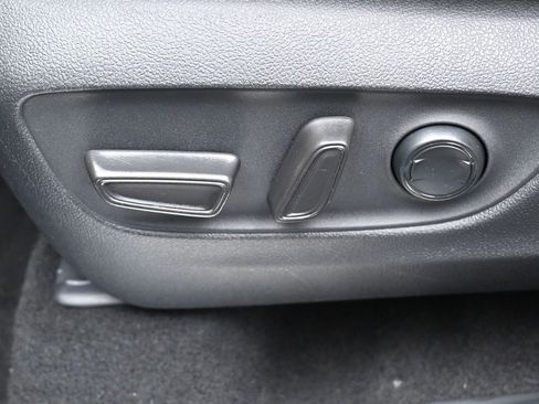 Used 2020 Toyota Highlander Platinum image 10