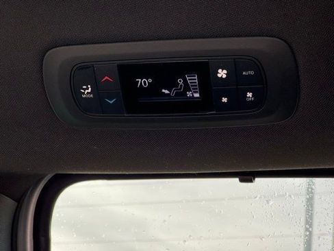 New 2026 Chrysler Pacifica Select image 32