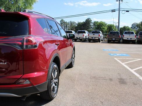 Used 2018 Toyota RAV4 XLE FWD image 27