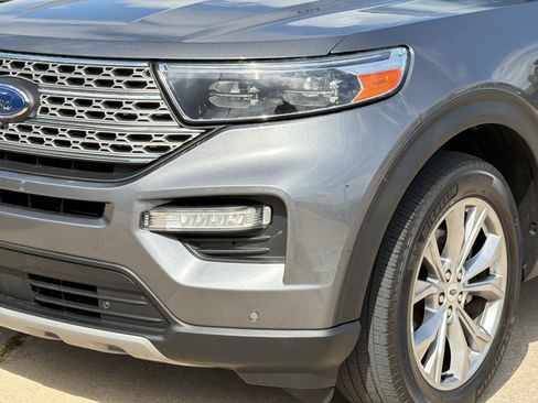 Used 2023 Ford Explorer Limited image 11