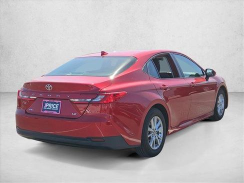 Used 2025 Toyota Camry LE FWD image 5