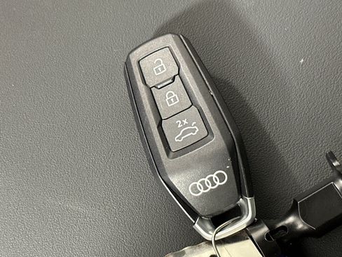 Used 2025 Audi Q5 Premium Plus w/ Premium Plus AWD/4WD image 25