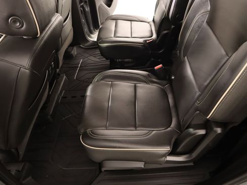 Used 2023 Chevrolet Traverse Premier w/ Redline Edition image 12