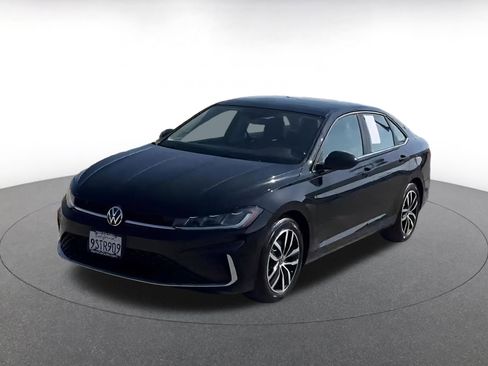 Used 2025 Volkswagen Jetta SE image 7