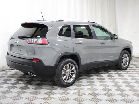 Used 2019 Jeep Cherokee Latitude Plus w/ Comfort/Convenience Group AWD/4WD image 28