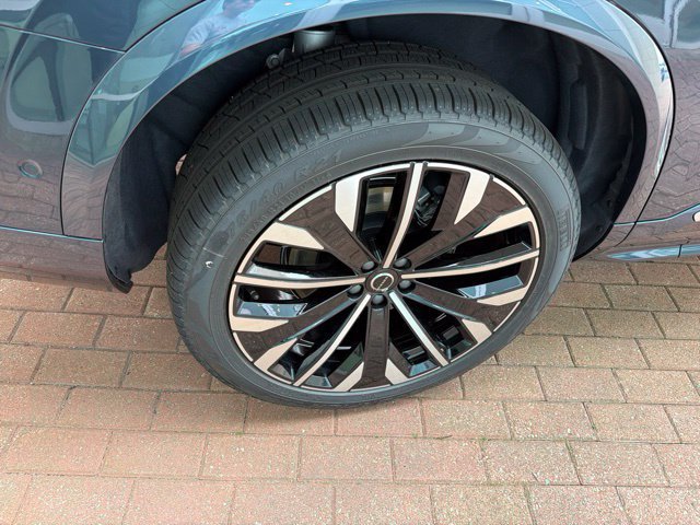 New 2026 Volvo XC90 T8 Ultra w/ Protection Package Premier AWD/4WD image 8
