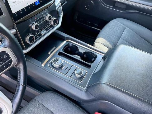 Used 2022 Ford Expedition XLT AWD/4WD image 15