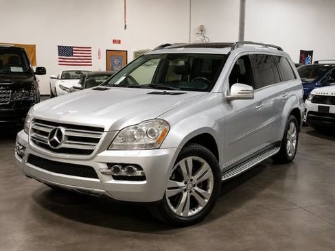 Used 2011 Mercedes-Benz GL 450 4MATIC image 2