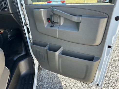 Used 2020 Chevrolet Express 2500 w/ Driver Convenience Package image 33