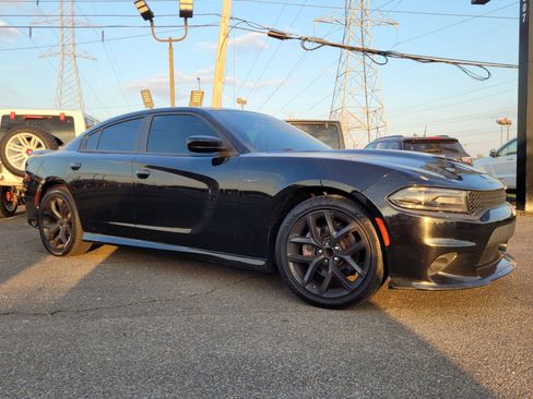 Used 2019 Dodge Charger R/T image 3
