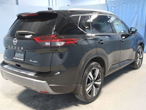 Used 2024 Nissan Rogue SL w/ SL Premium Package image 37