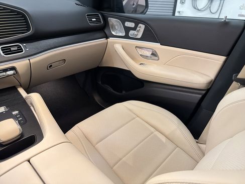 Used 2025 Mercedes-Benz GLE 350 4MATIC image 29