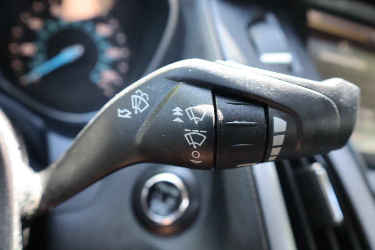 Used 2014 Ford Focus Titanium FWD image 32