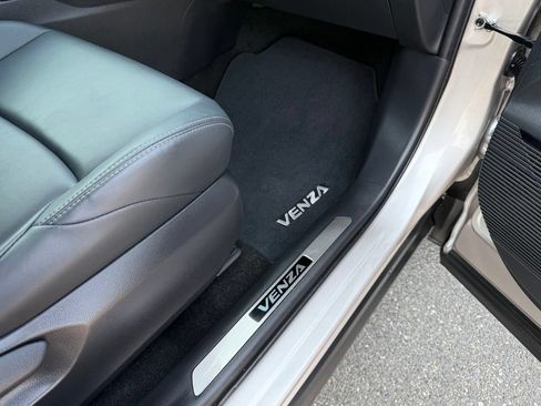 Used 2024 Toyota Venza XLE AWD/4WD image 21