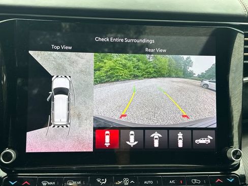Used 2025 Jeep Grand Wagoneer Series III w/ Rear Seat Video Group 1 AWD/4WD image 35
