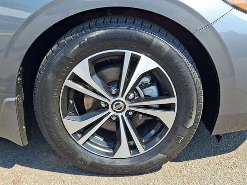 Used 2022 Nissan Sentra SV w/ All-Weather Package FWD image 9