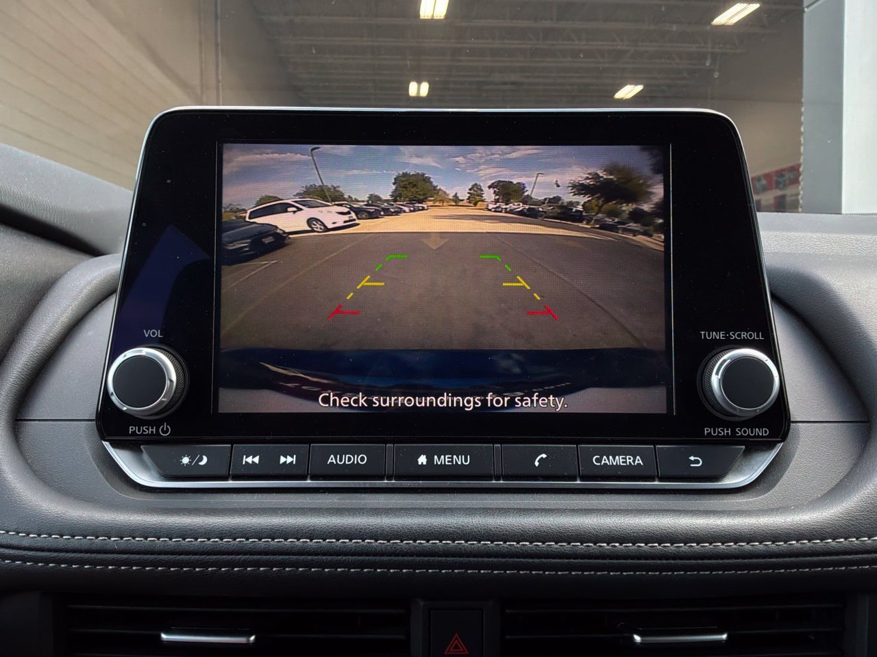 Used 2025 Nissan Rogue SV FWD image 34