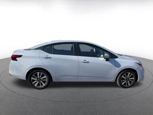 Used 2025 Nissan Versa SV FWD image 16