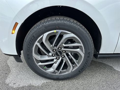 New 2025 Lincoln Navigator Reserve image 10