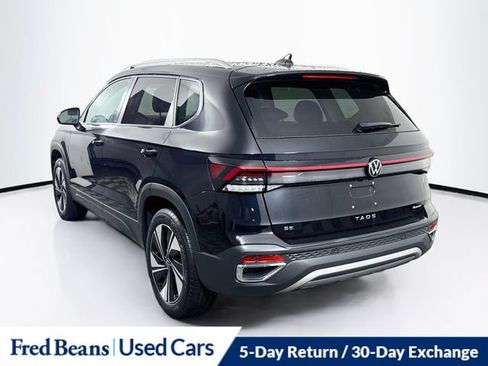 Used 2025 Volkswagen Taos SE AWD/4WD image 6