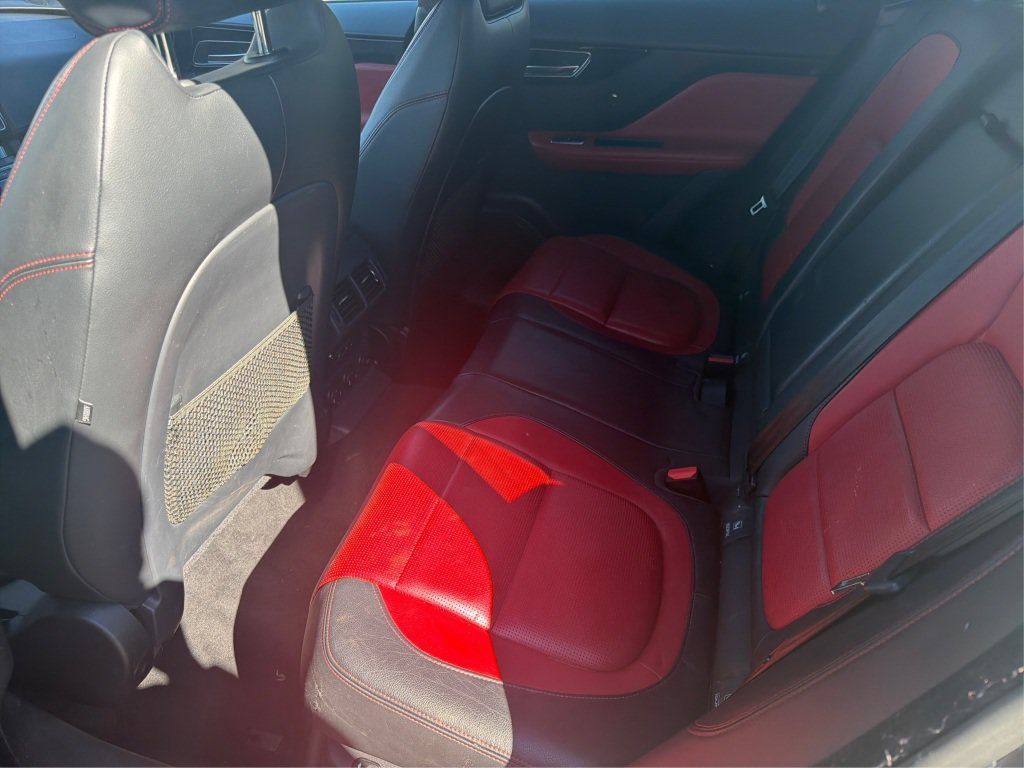 Used 2020 Jaguar F-PACE R-Sport AWD/4WD image 12