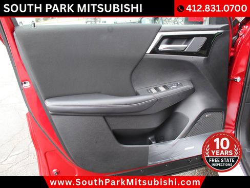 New 2026 Mitsubishi Outlander ES image 13