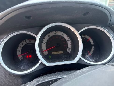 Used 2015 Toyota Tacoma PreRunner w/ SR5 Package RWD image 16