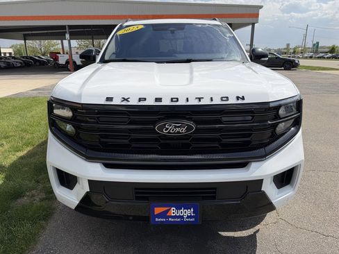Used 2025 Ford Expedition Max Platinum w/ Stealth Appearance Package AWD/4WD image 8