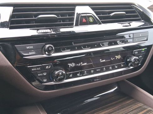 Used 2019 BMW M550i xDrive image 27