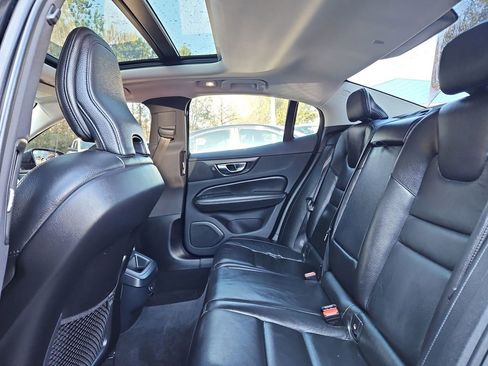 Used 2023 Volvo S60 B5 Plus image 29