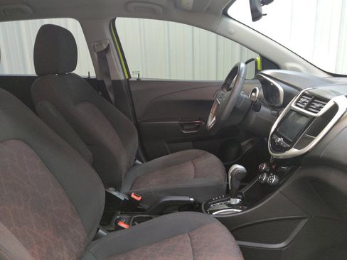 Used 2019 Chevrolet Sonic LT w/ Convenience Package FWD image 21