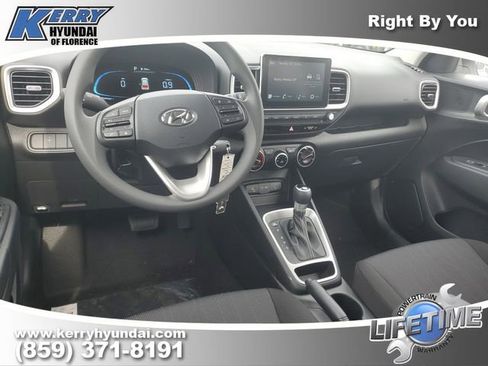 New 2026 Hyundai Venue SE image 9