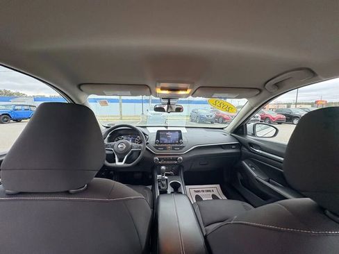 Used 2022 Nissan Altima 2.5 SV FWD image 15