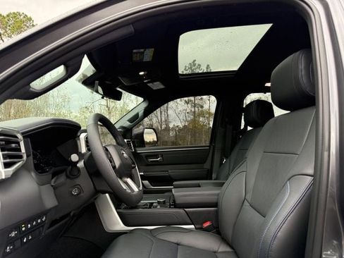 Used 2025 Toyota Sequoia Platinum image 5