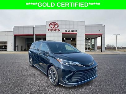 Certified 2025 Toyota Sienna Platinum