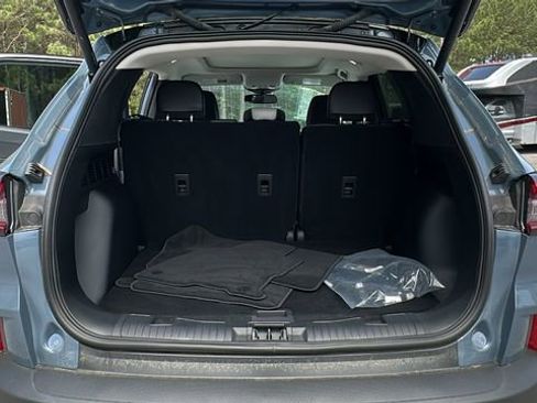 New 2025 Ford Escape SE w/ PHEV Premium Package FWD image 18