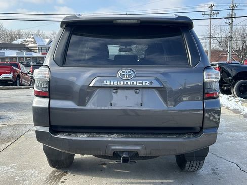 Used 2014 Toyota 4Runner Limited image 7