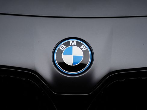 Used 2023 BMW i7 xDrive60 image 12