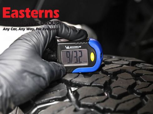 Used 2022 Jeep Wrangler Unlimited Rubicon 4xe w/ Cold Weather Group AWD/4WD image 29